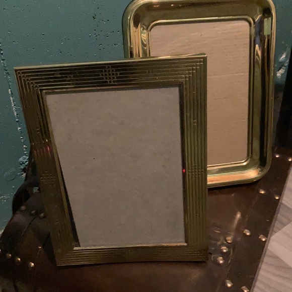 - 2 5x7 gold photo photo frames in good condition - Picture 8 of 9